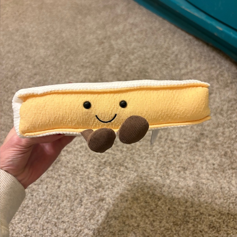 Jellycat Amuseables Brie Leaf Tag.